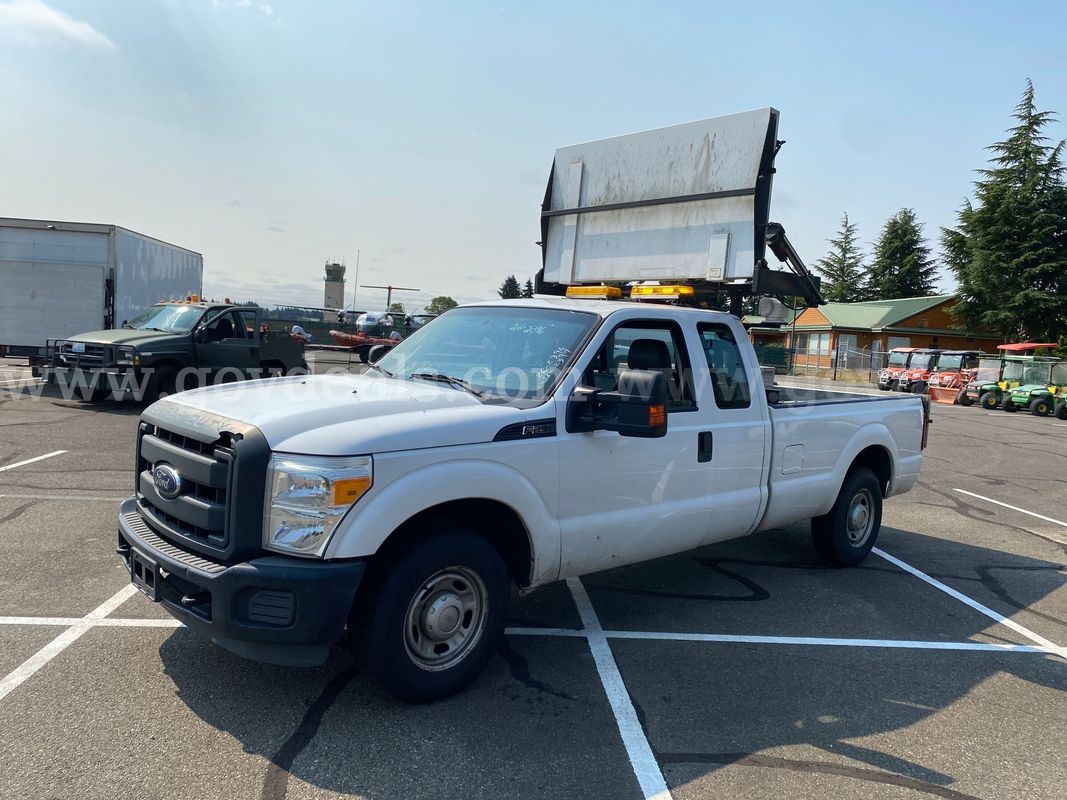 2014 Ford F-250 SD XL SuperCab Long Bed 2WD PU w/Message Sign (ID #47338) (AVI) (26-2396 ) 405 +