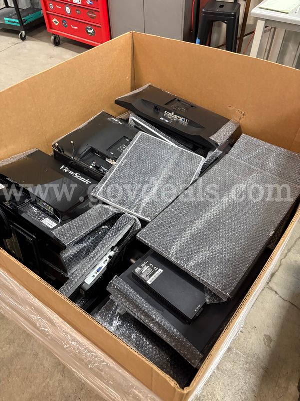 Pallet of Assorted Monitors/TV's (ID# 47366) (I03-1R) (26-2250-1) 405
