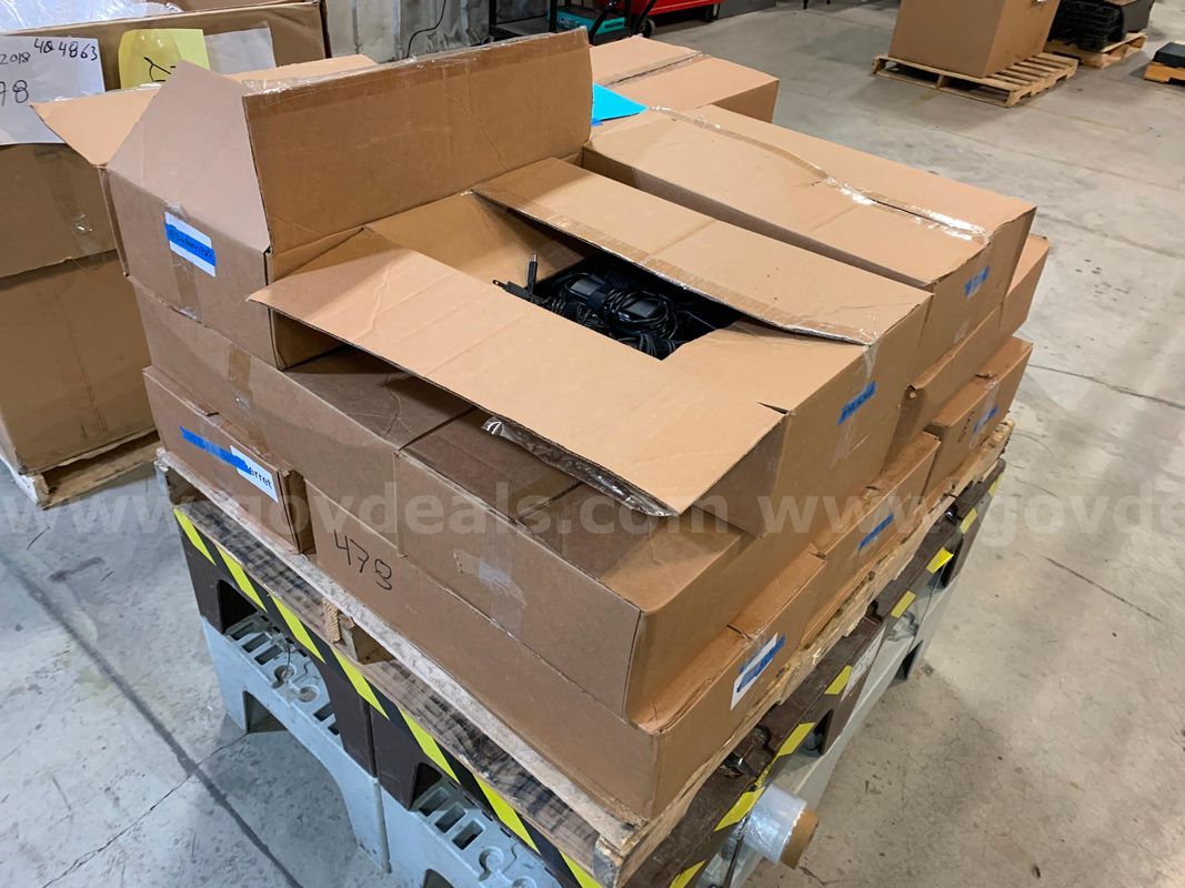 Pallet of AC Adapters (ID #47373) (J7-2L) (26-1444-4) 540