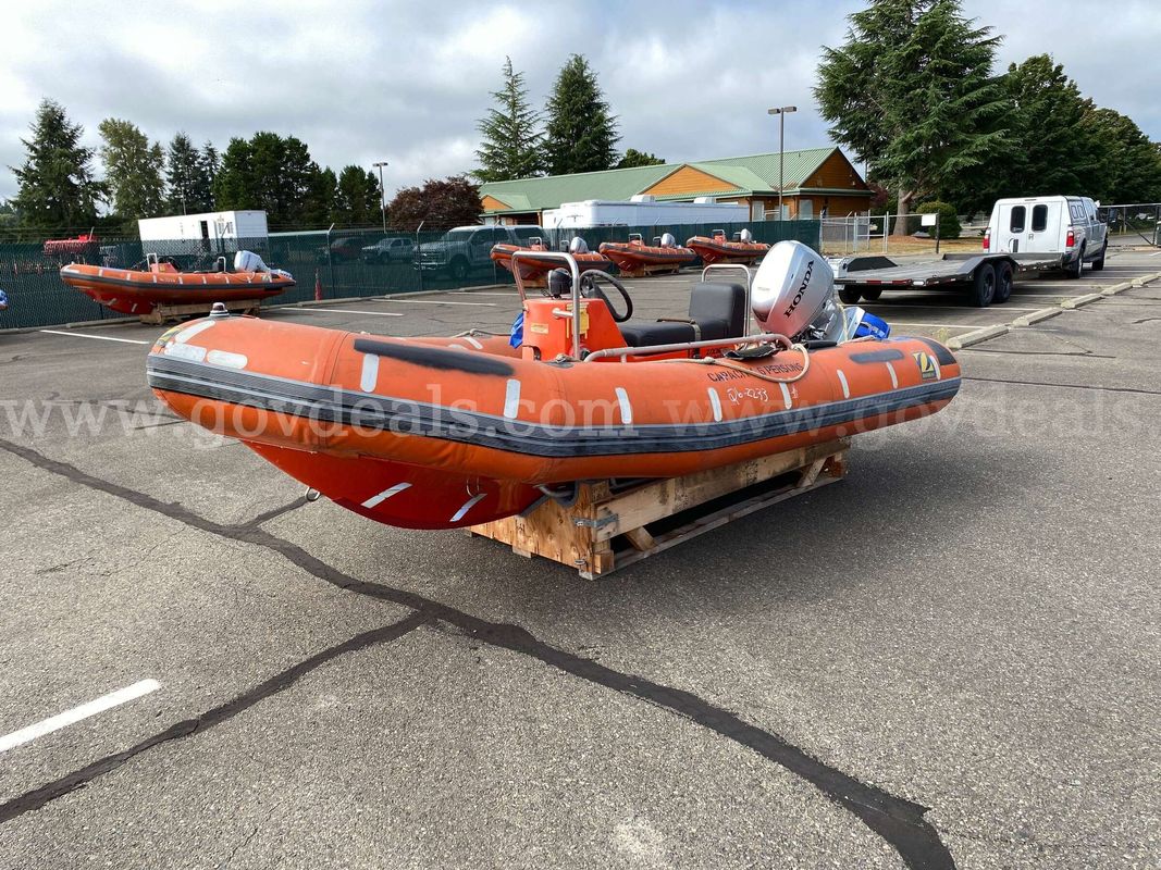 2002 Zodiac Hurricane 472 Inflatable Hardbottom Boat w/50 HP Honda Outboard Motor (ID #47391) (AVI) (26-2233) 405
