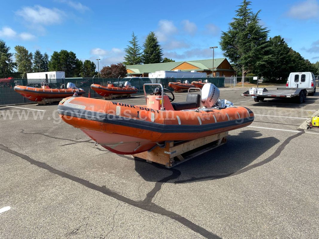 2002 Zodiac Hurricane 472 Inflatable Hardbottom Boat w/50 HP Honda Outboard Motor (ID #47392) (AVI) (26-2236) 405