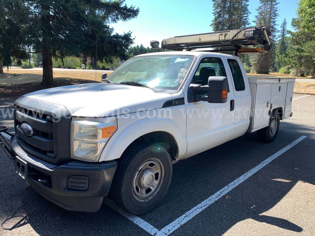 2012 Ford F-350 SD XL SuperCab 2WD Truck w/ Message Sign & Service Body (ID# 47399) (FTL) (26-2038) 405