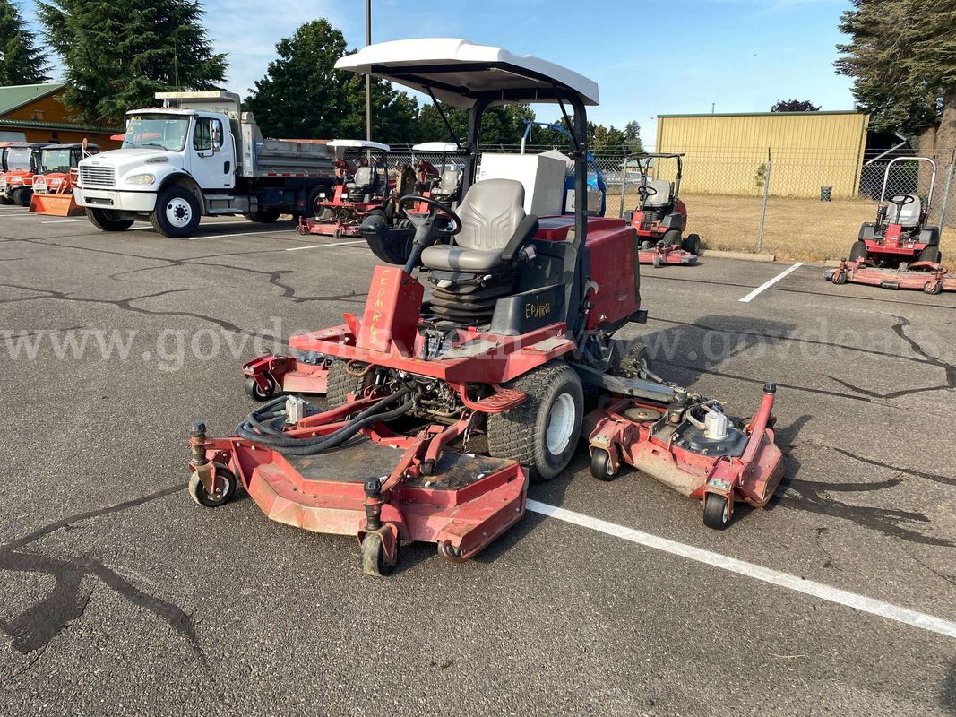 2010 Toro GroundsMaster 4000-D 4WD Triple Deck Mower (ID #47461) (AVI) (26-2619) 11700