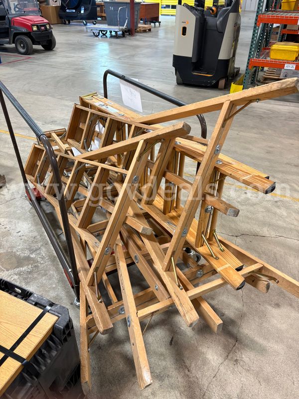 Ct.5 Howard Wooden Ladders (ID# 47465) (Center F13) (26-2719-7) 240