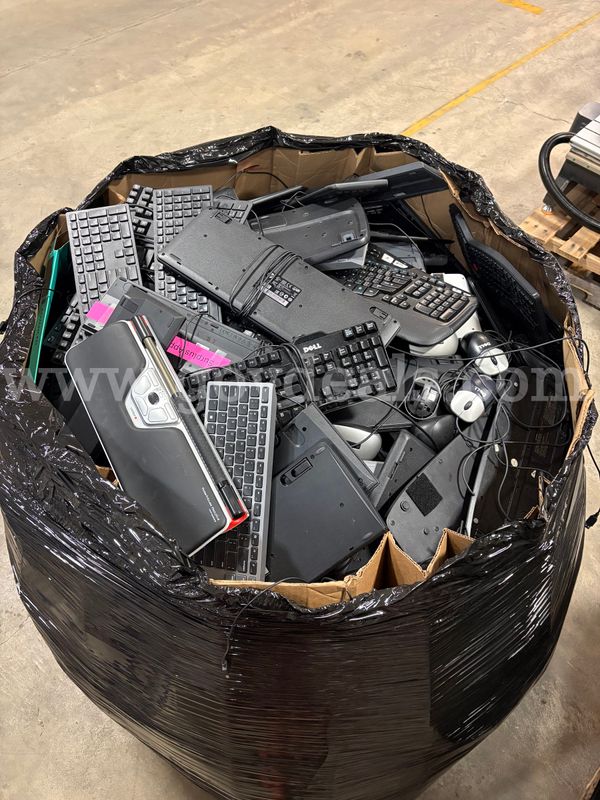 Large Pallet of Assorted Keyboards/Mice | Dell, Microsoft & More! | 586 Pounds (ID# 47482) (J13-1L) (No UPC)