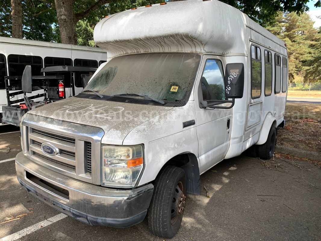 2008 Ford Econoline E-350 Super Duty DRW Shuttle Bus w/ Wheelchair Lift *Tow-Away* (ID# 47568) (PRT) (26-0578) 11700