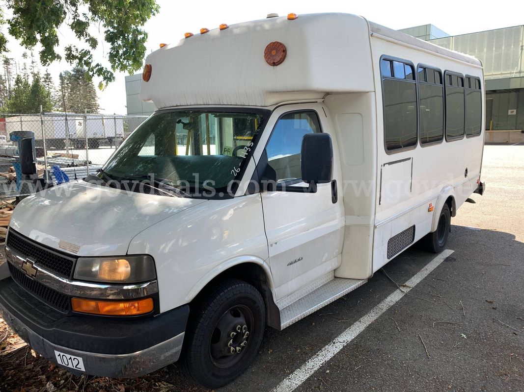 2013 Chevrolet Express G4500 Shuttle Bus w/ Wheelchair Lift (ID# 47569) (PRT) (26-1135) 11700
