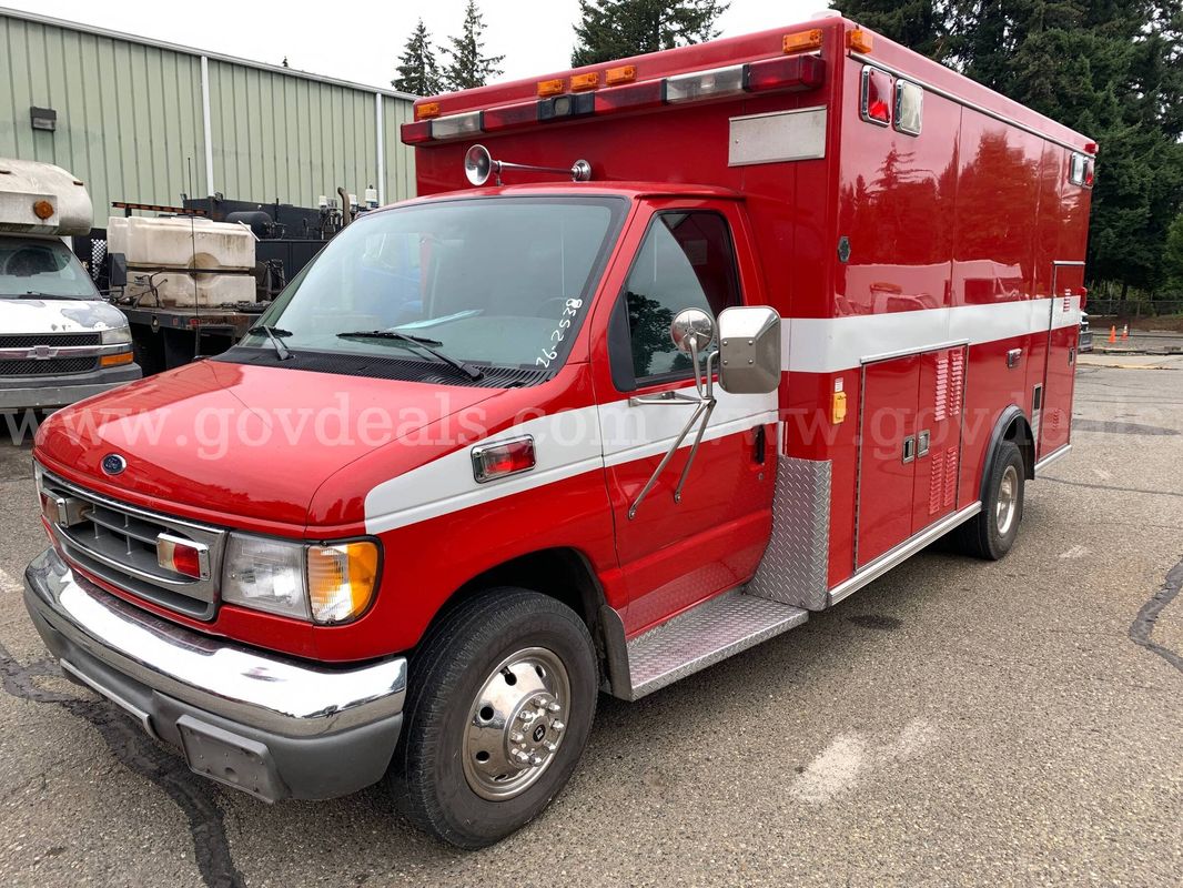 1999 Ford Econoline RVC E-450 Super Duty DRW Fire-Ambulance Vehicle (ID#47571) (E04) (26-2538) 33400