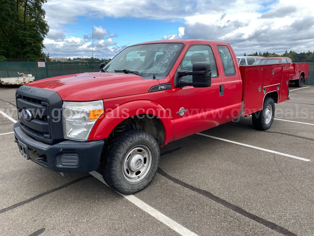 2013 Ford F-350 SD XL SuperCab 4 DR 4WD Service Body Diesel PU (ID #47596) (AVI) (26-2692) 490