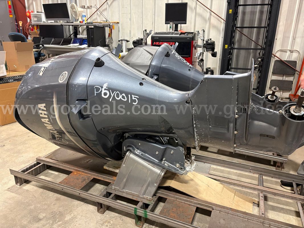 2020 Yamaha F250 OUCA 250HP Outboard Boat Motor – 1,700 Hours – Damaged (ID# 47614) (Oversize) (26-2789) 490