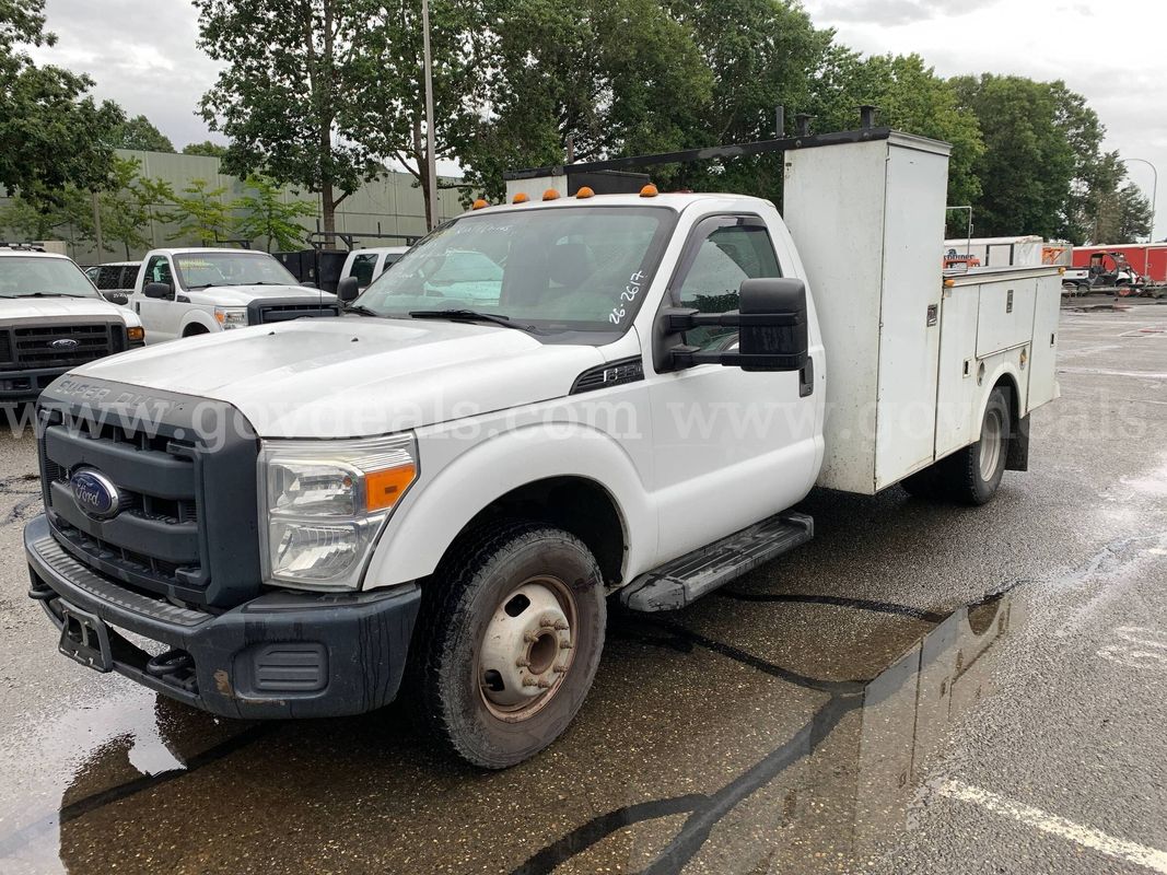 2014 Ford F-350 SD XL DRW 2WD Truck w/ Utility Bed (ID# 47639) (S3) (26-2617) 11700