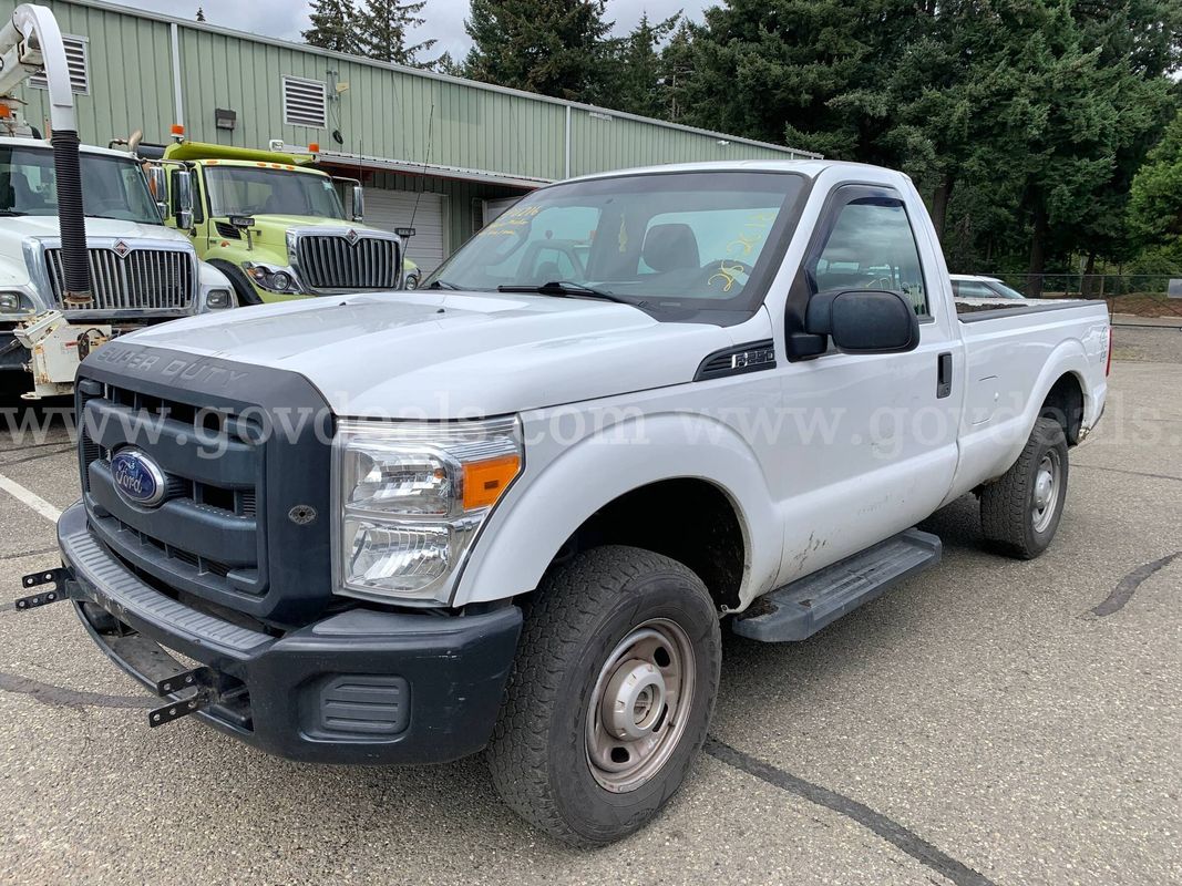 2014 Ford F-250 SD XL 4WD SRW 4WD Truck *Tow-Away* (ID# 47642) (EF9) (26-2618) 11700