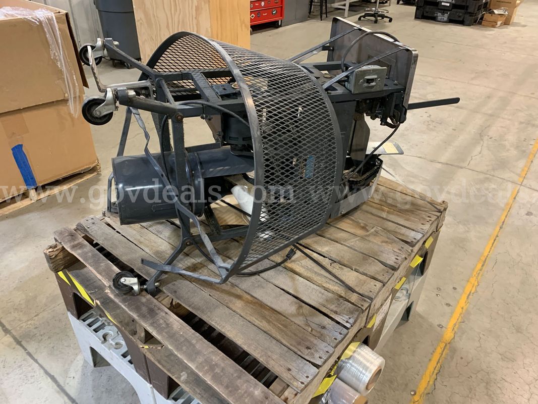 Pallet With Bunn Package Tying Machine (ID #47678) (J6-2L) (26-2470-1) 179