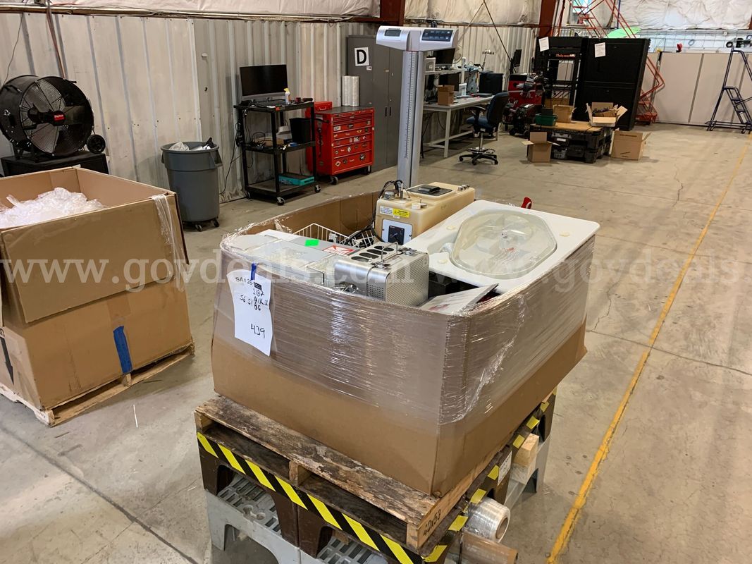 Pallet of Medical Equipment (ID #47681) (J5-2L) (26-2187-2) 179