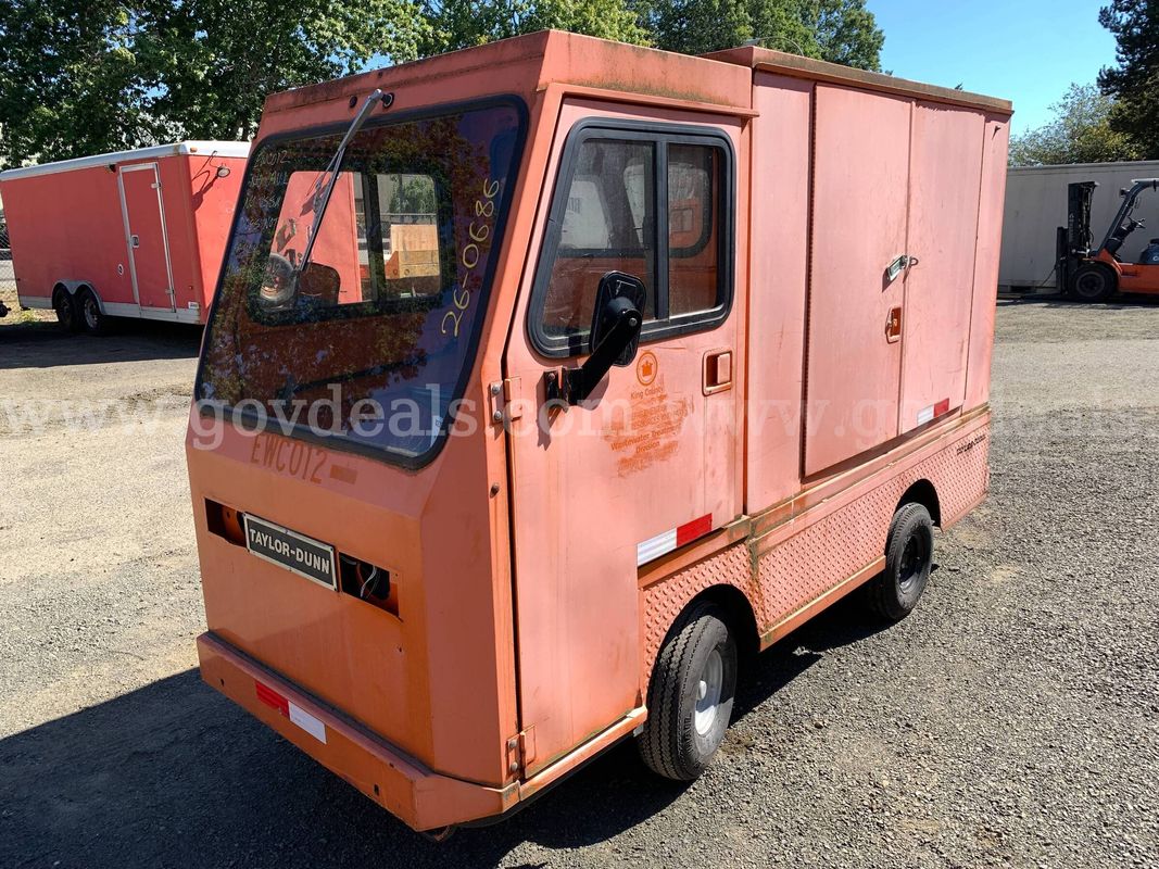 20047 Taylor-Dunn B2-48 Electric Mobile Service Utility Vehicle (ID# 47710) (GVL) (26-0686) 11700