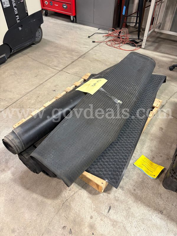 Pallet of Floor Rugs (ID# 47782) (Oversize) (No UPC)