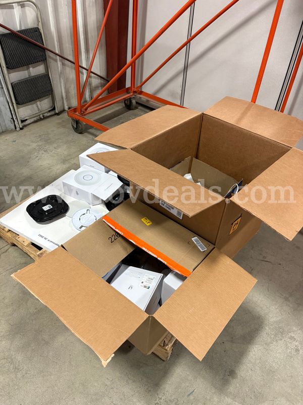 Unifi Routers/Misc. Electronics (ID# 47786) (I11-2R) (26-2602-27) 056