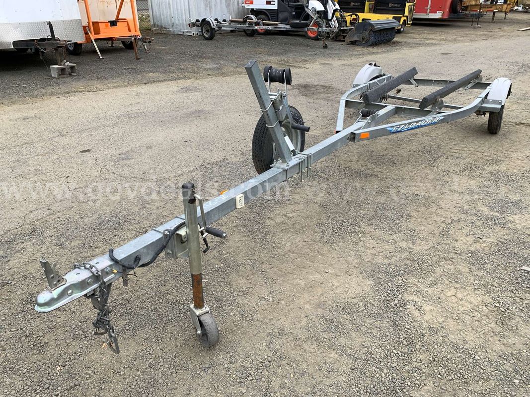 2010 EZ Loader Single-Axle 17ft Boat Trailer (ID# 47792) (GVL) (26-2116) 477