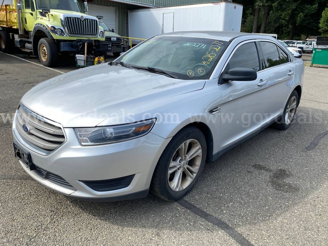 2017 Ford Taurus SE 4DR FWD Sedan (ID #47838) (W15) (26-2271) 11700
