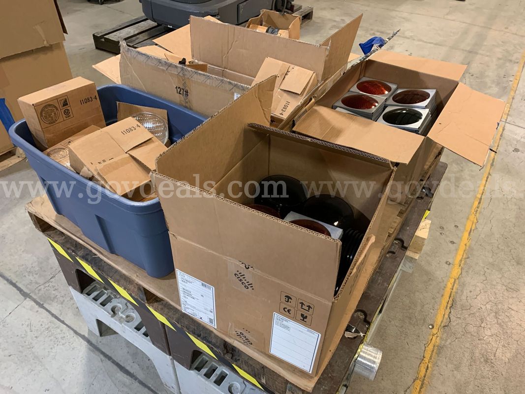 Pallet of Stage Light Lenses (ID #47869) (J6-3L) (26-2323-24) 36416