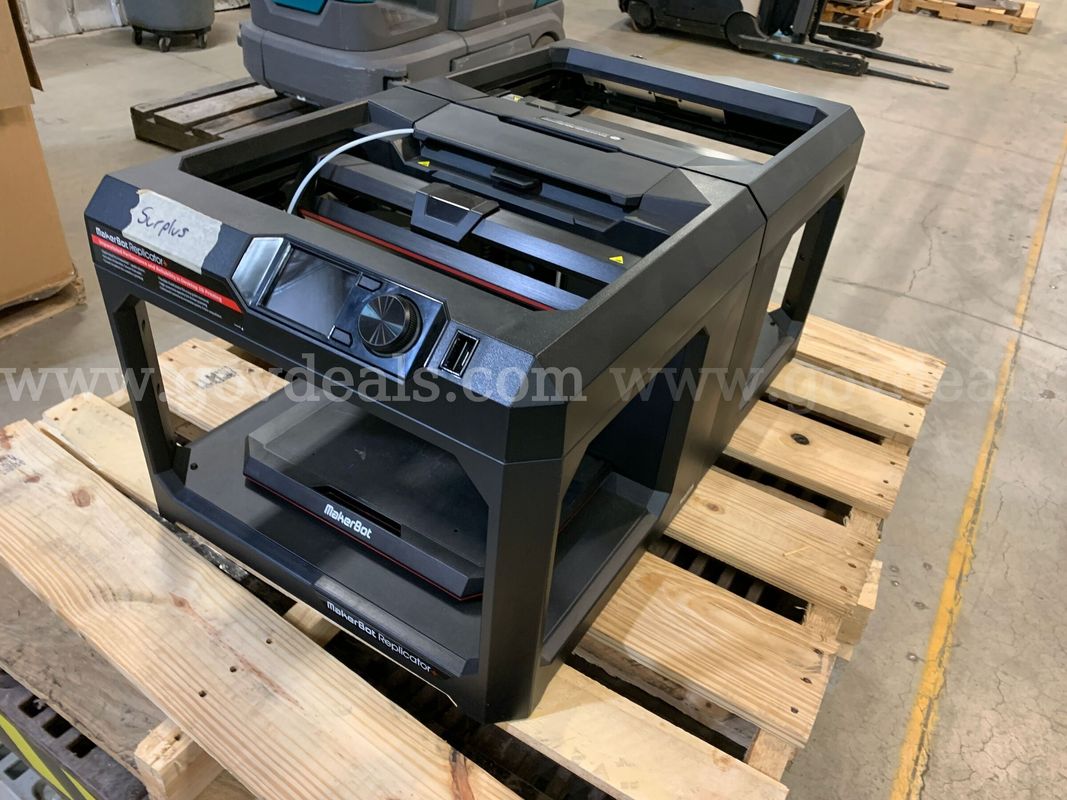 Pallet of 3D Printers (ID #47878) (J6-3R) (26-2323-21) 36416