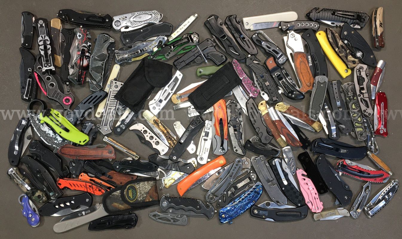 Miscellaneous Folding Knives Lot ~100 Units (ID# 47948) (TSA #2) (NO UPC)