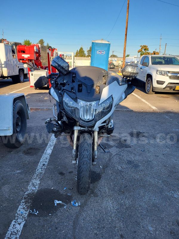 WRECKED 2018 BMW R1200RT FOR PARTS