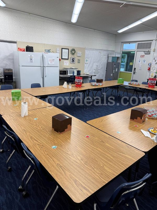 Lot of 8 6' x 3' tables , 27 rolling chairs , 4 4' x 2' tables