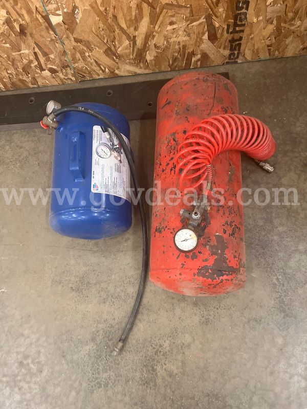 Portable air tanks