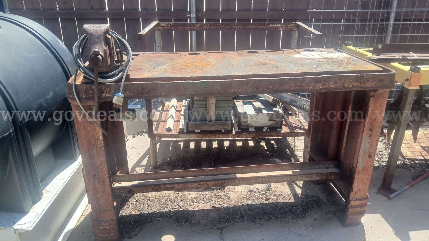 Metal Welding Table with Vise