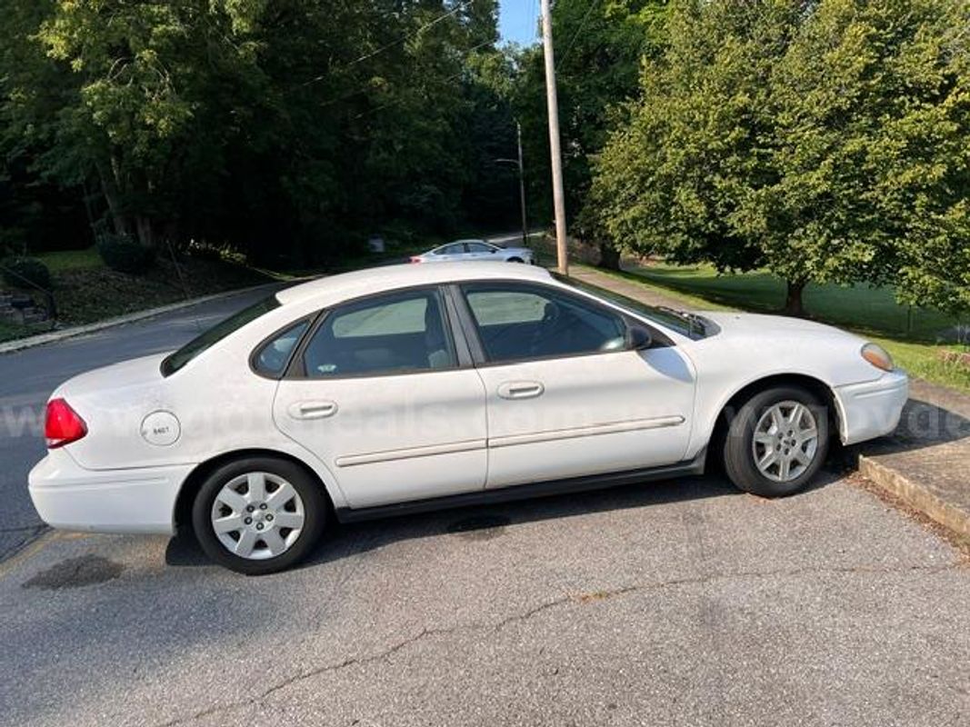 2005 Ford Taurus