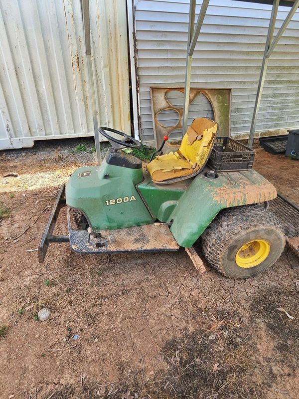 John Deere 1200A Bunker and Field Rake