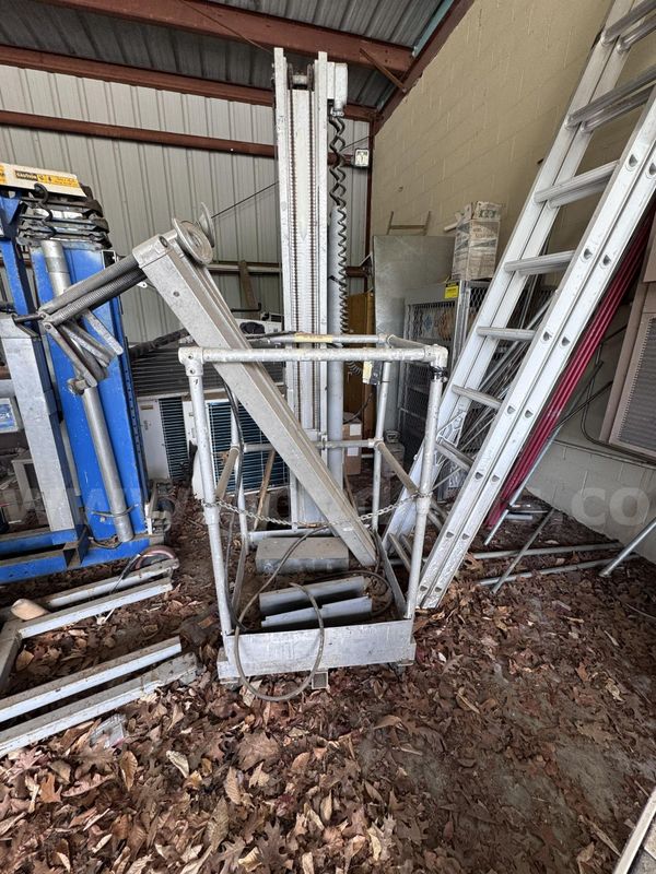 Genie Personnel Lift