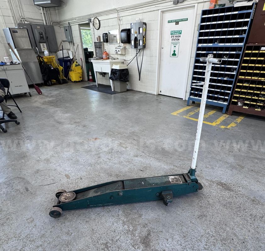 Sears 3 Ton Hydraulic Jack
