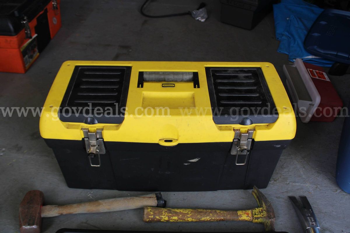TOOL BOX W/ ASSORTED TOOLS