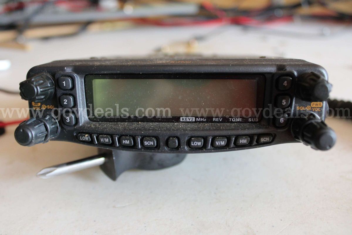 YAESU DUAL BAND FT-8000 RADIO