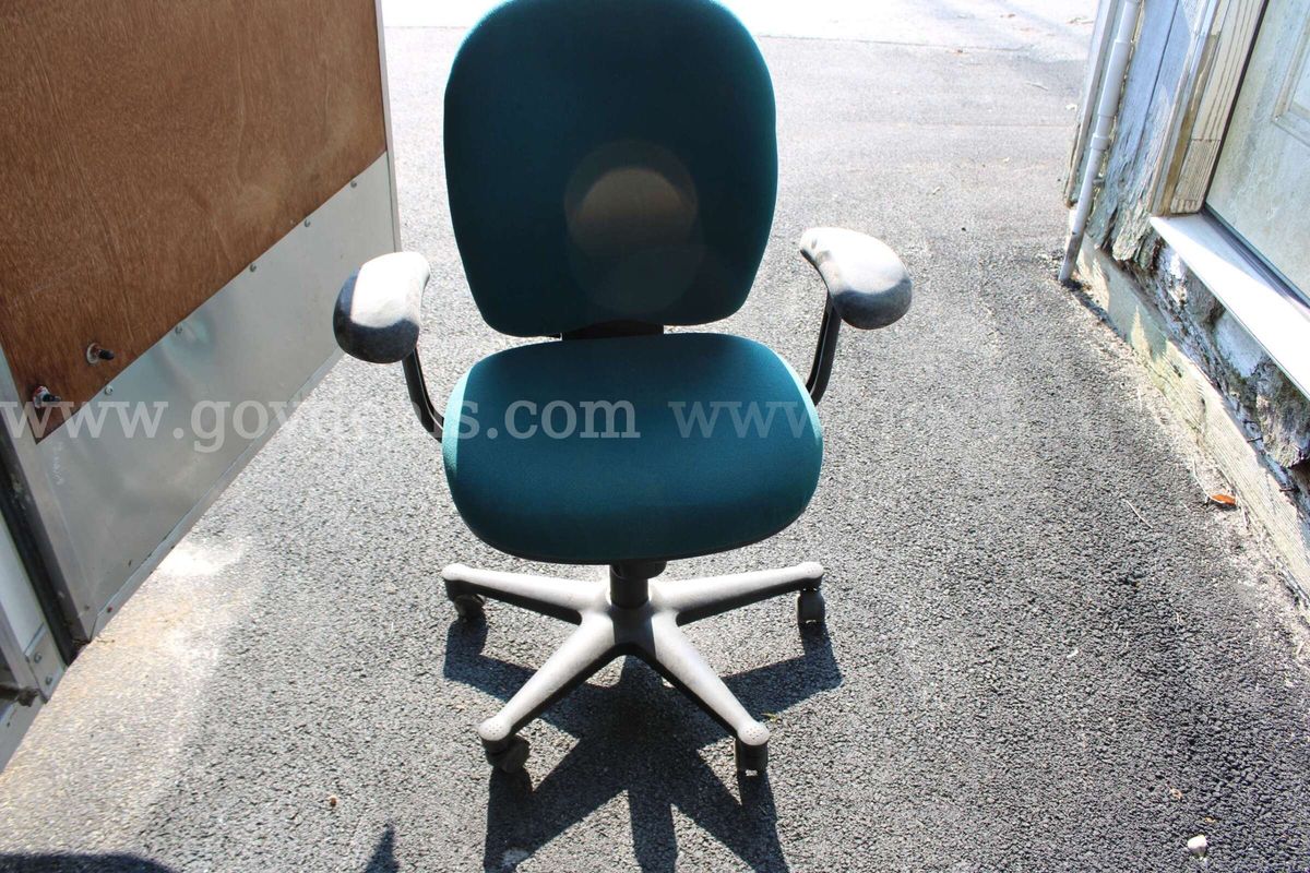 (3) ROLLING ADJUSTABLE OFFICE CHAIRS