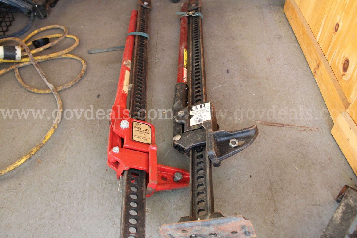 (2) HEAVY DUTY JACKS