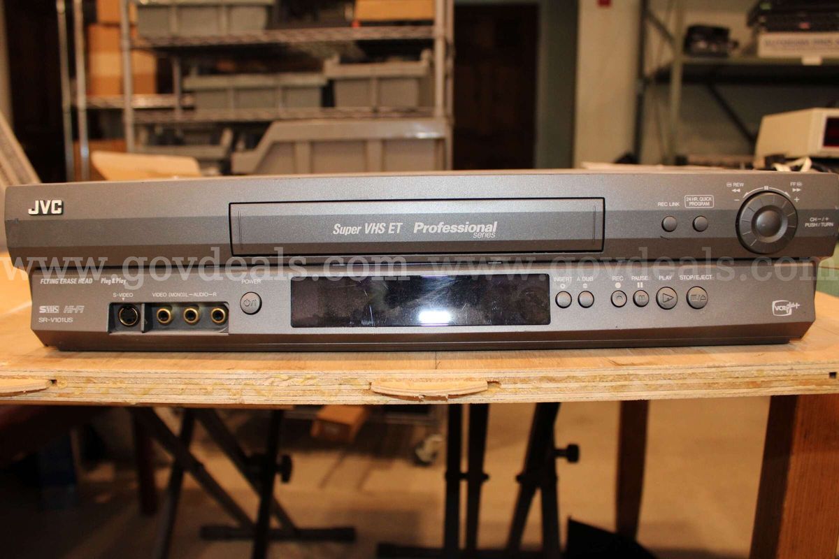 JVC VIDEO CASSETTE RECORDER