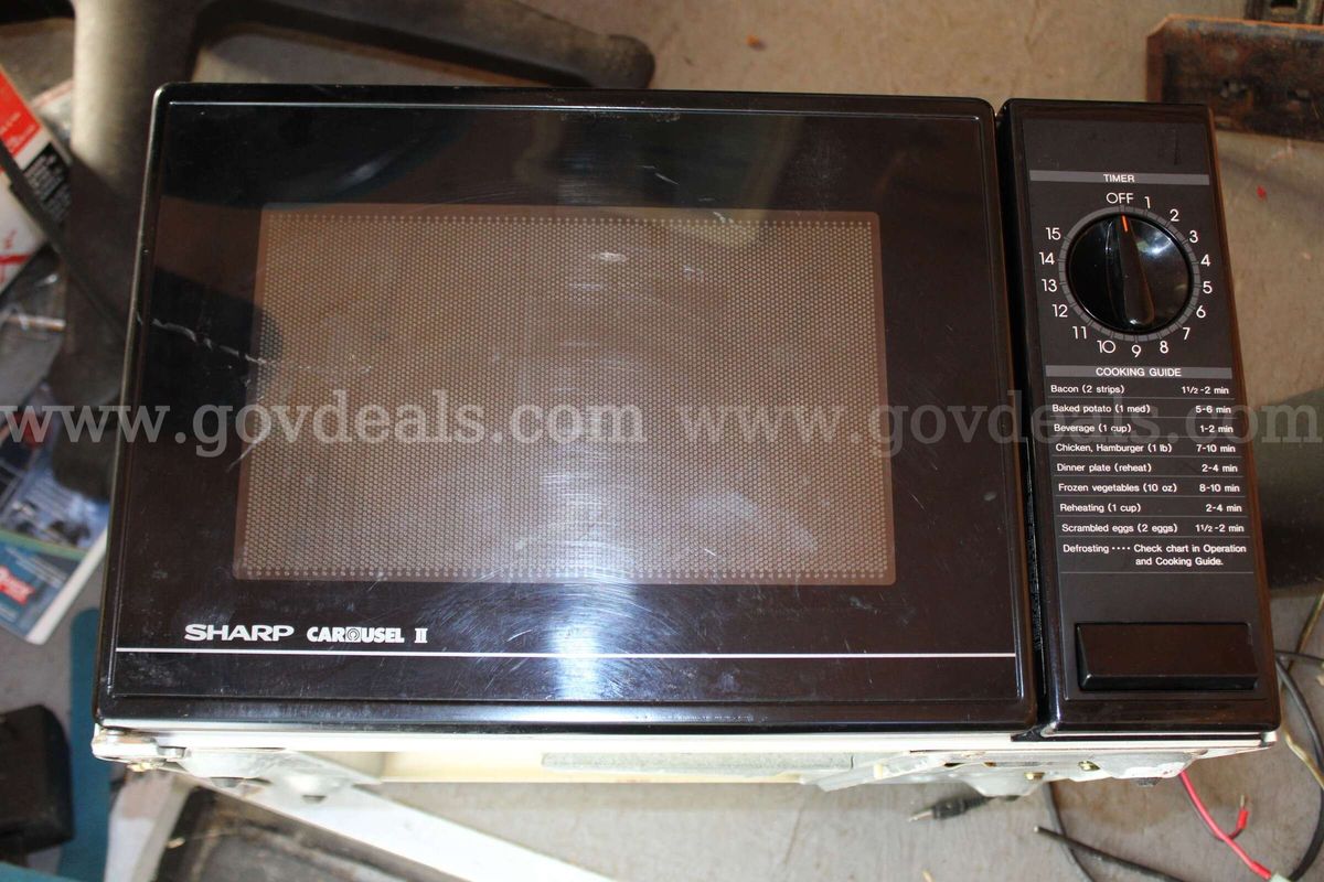 VINTAGE SHARP CAROUSEL II MICROWAVE