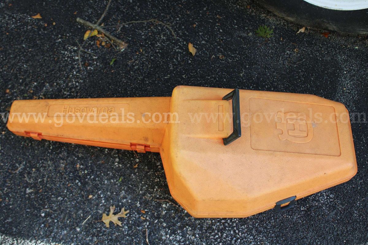 Husky Chainsaw Box