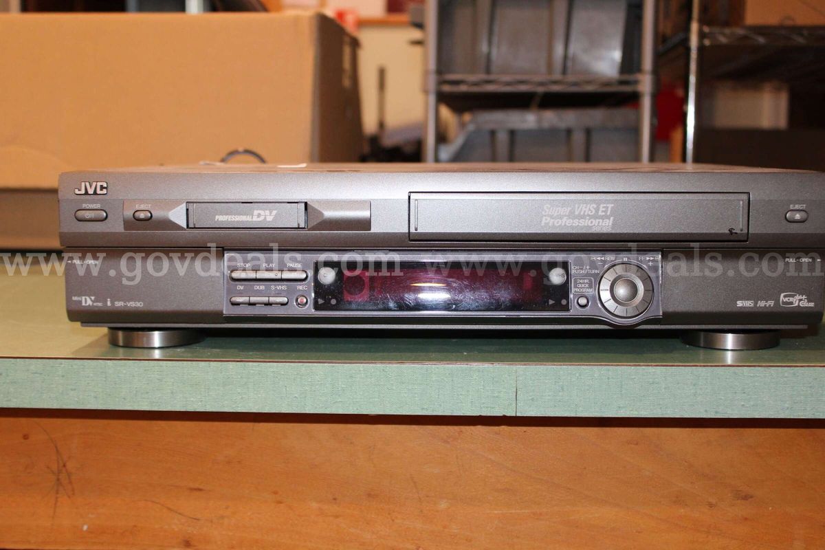 JVC VIDEO CASSETTE RECORDER SR-VS30U