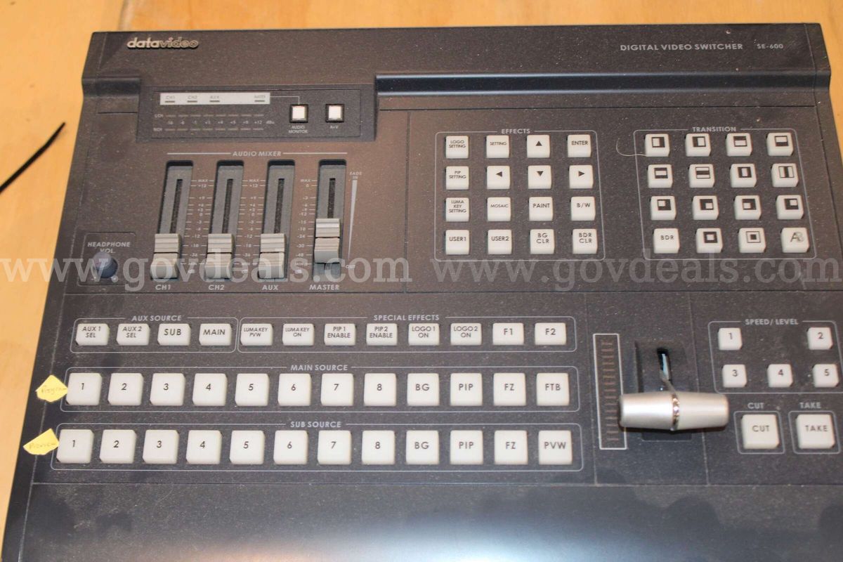 DATA VIDEO SE-600 VIDEO SWITCHER