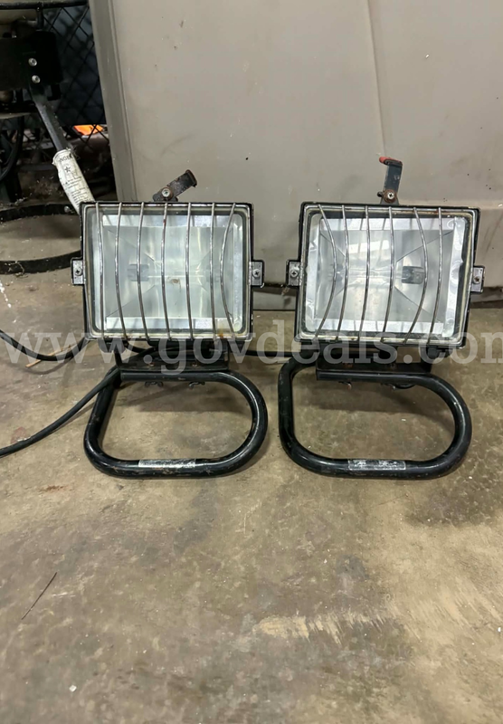 (2) Quartz Lights