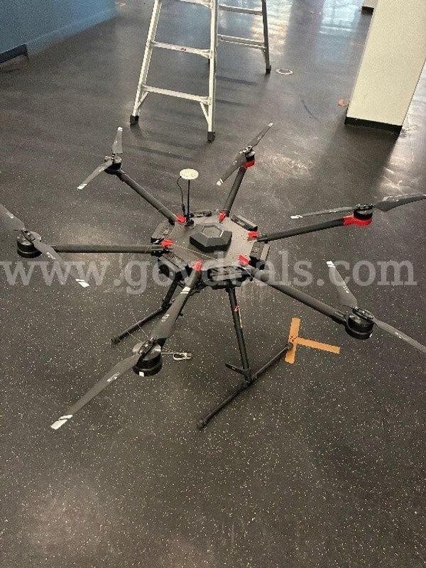 DJI Matrice 600 Professional Hexacopter Drone with 6 Batteries – Untested