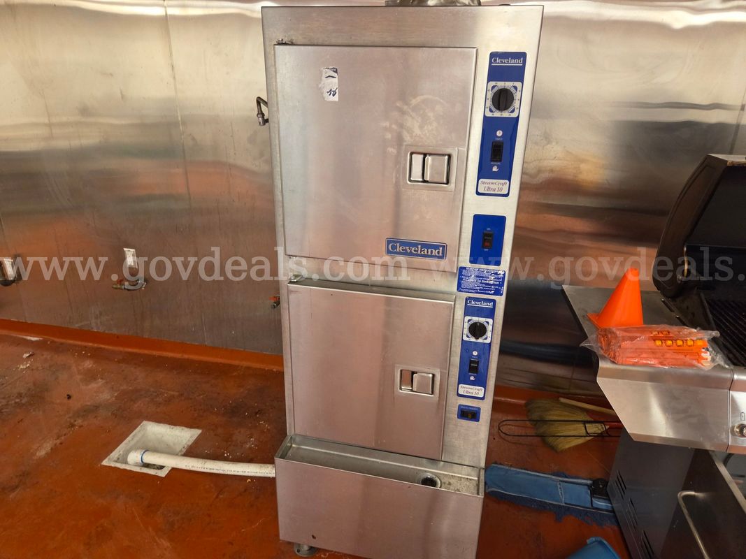 Working Cleveland SteamCraft Ultra 10 Two-Compartment Commercial Convection Steamer