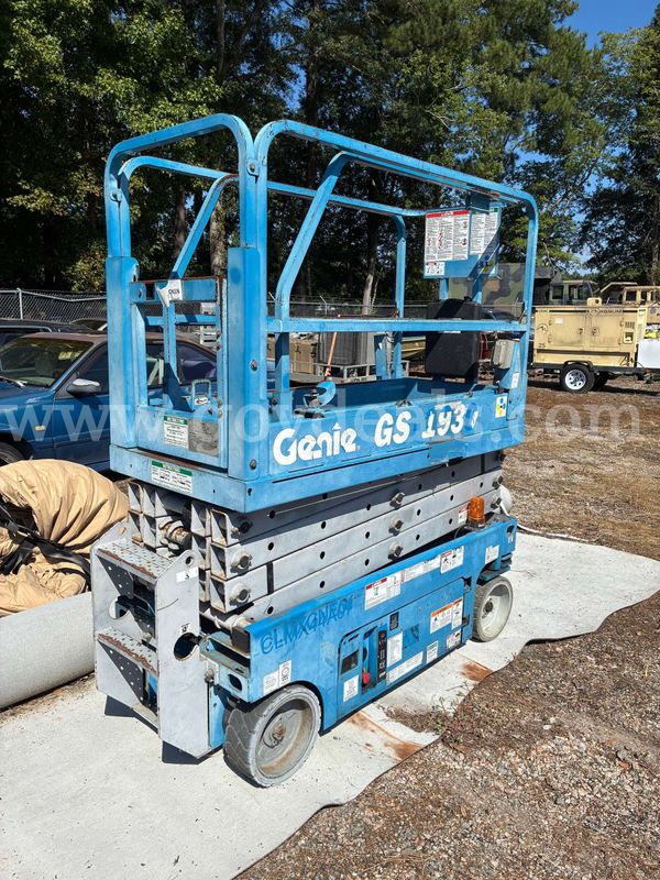 Genie Scissor Lift/Platform Lift