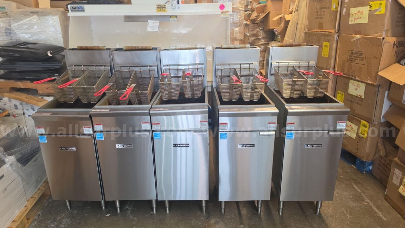 Black Diamond (Admiral Craft) Floor Model Tube-Fired Gas Fryer BDGF-1 only 6 months of operation