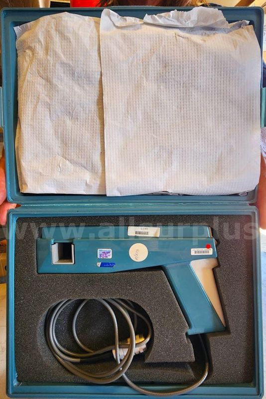 Tektronix A6303 100A AC/DC Current Probe (15 MHz) w/ Hard Case & Foam Insert