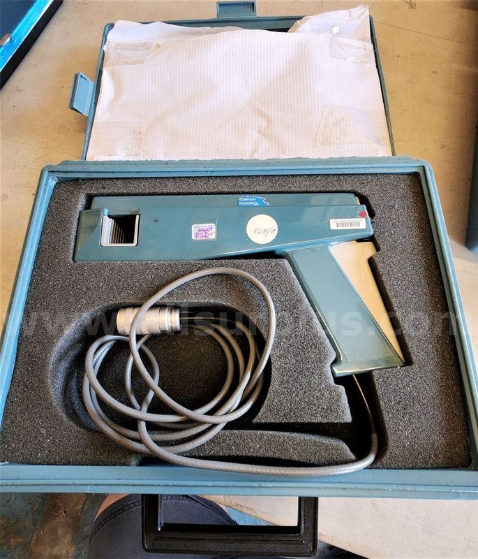 Tektronix A6303 100A AC/DC Current Probe (15 MHz) w/ Hard Case (Lid Cracked, Functional)